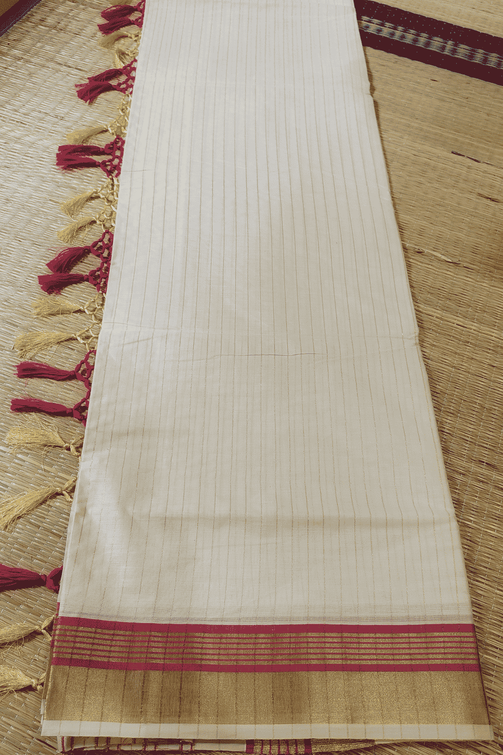 Kerala Kasavu Saree with Golden Stripes - Pink
