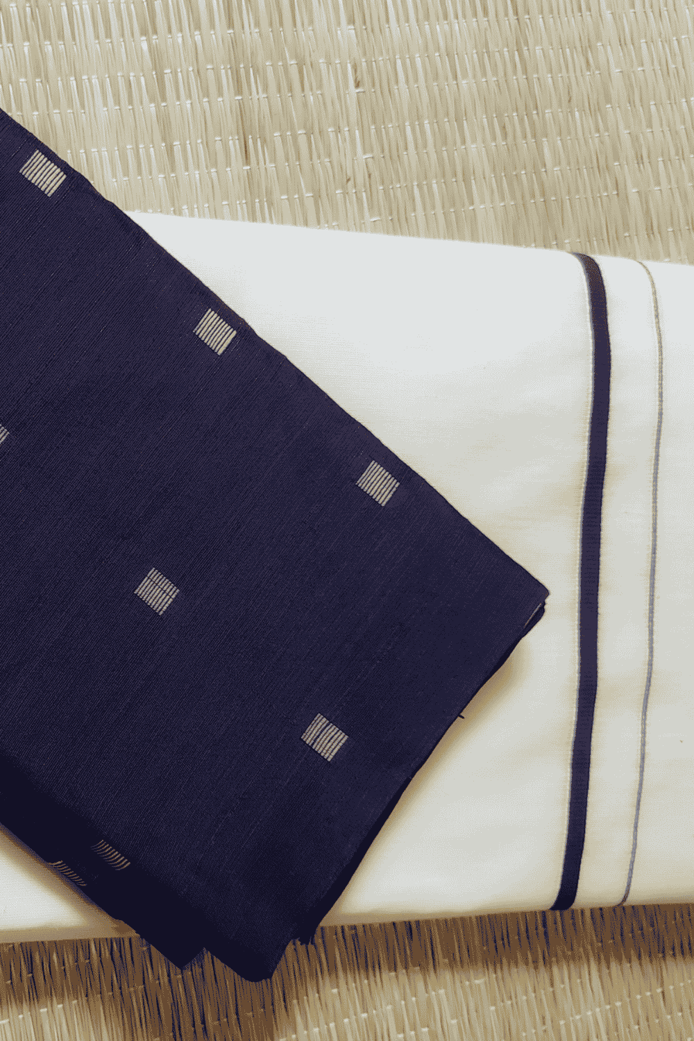 Puliyilakkara navy blue saree